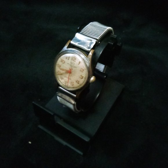 Vintage Britix Incabloc Antimagnetic 17 Jewels Watch Cracked Crystal Face Works - Picture 1 of 6